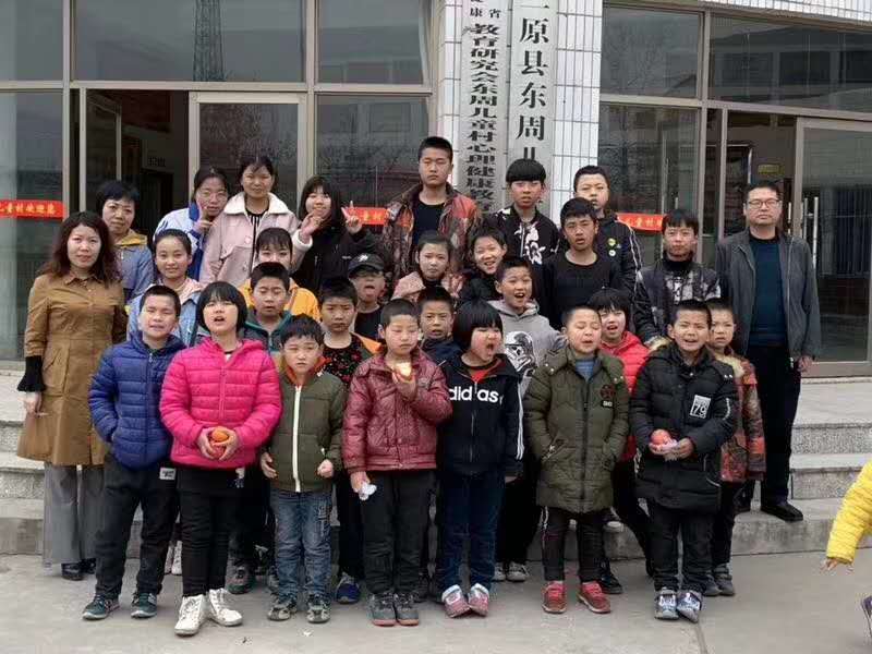 研究会三原东周儿童村基地心理讲座进行中